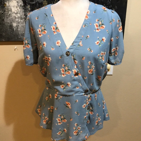 Sweet Wanderer Blue Floral V Neck Short Sleeved Blouse with Elastic Peplum Hem-L - Picture 1 of 11